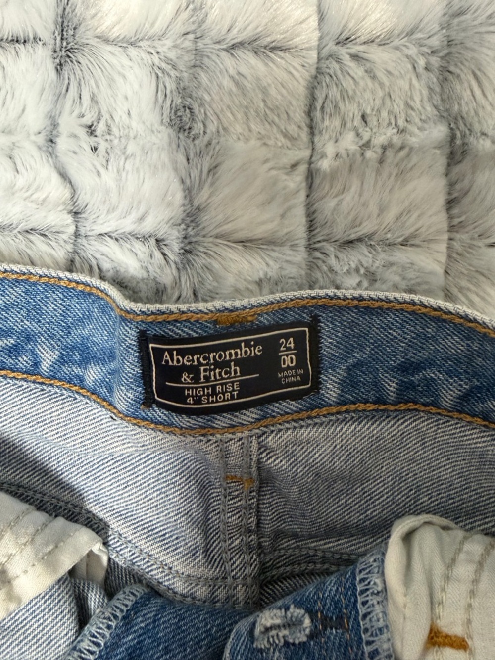 Abercrombie & Fitch Light Blue Distressed Denim Shorts - Picture 3 of 3